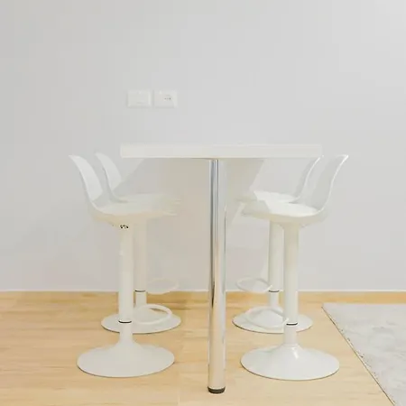 Ambient Apartment *